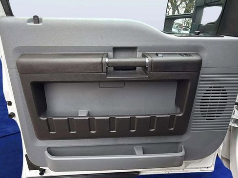 Used 2014 Ford F250 XL w/ Power Equipment Group RWD image 16