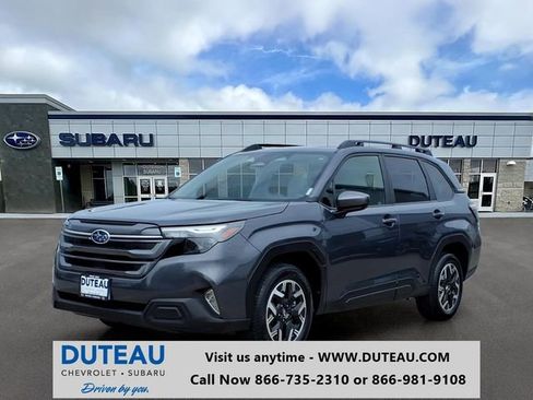 Used 2025 Subaru Forester Premium AWD/4WD image 1