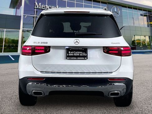 New 2026 Mercedes-Benz GLB 250 4MATIC image 4