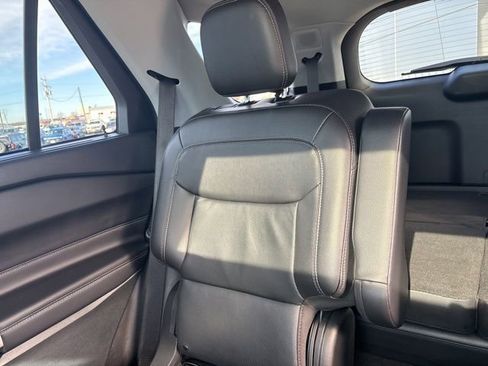 Used 2023 Ford Explorer Limited w/ Limited Technology Package image 43