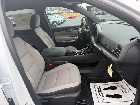 New 2026 Chevrolet Traverse LT w/ Driver Confidence Package image 16