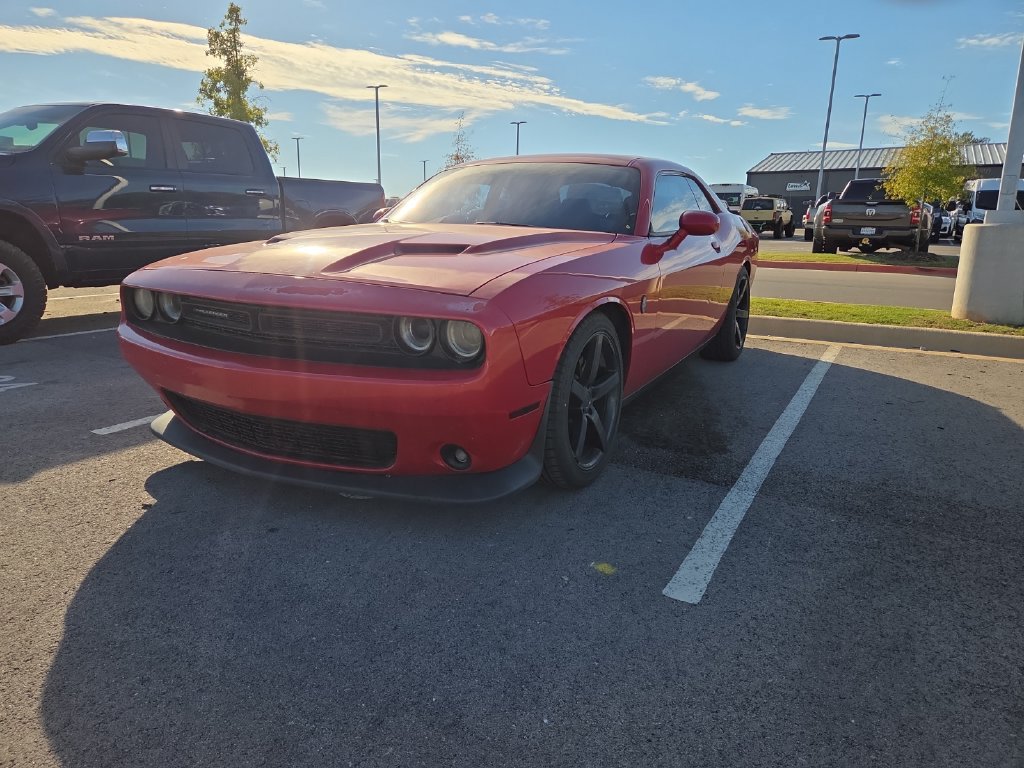 Used 2015 Dodge Challenger SXT Plus RWD image 1