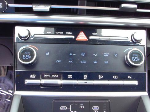 Used 2025 Hyundai Santa Fe SEL AWD/4WD image 23
