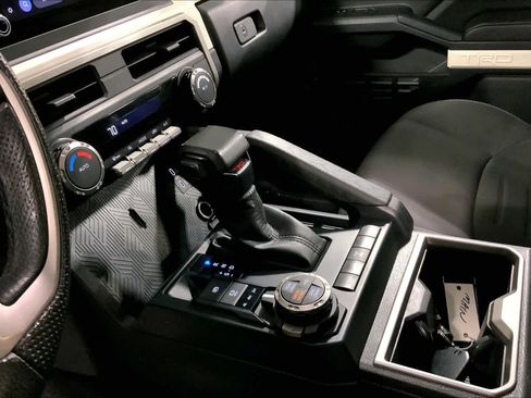 Used 2024 Toyota Tacoma TRD Off-Road AWD/4WD image 17