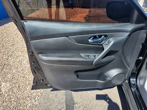 Used 2017 Nissan Rogue S w/ S Appearance Package FWD image 14
