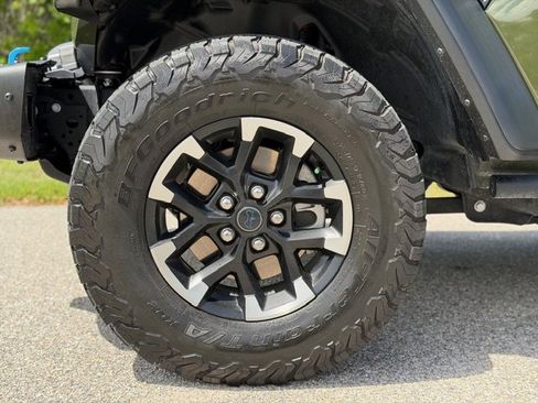 Used 2024 Jeep Wrangler Unlimited Rubicon 4xe w/ Capability Package image 9