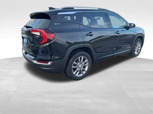 Used 2024 GMC Terrain SLT image 8