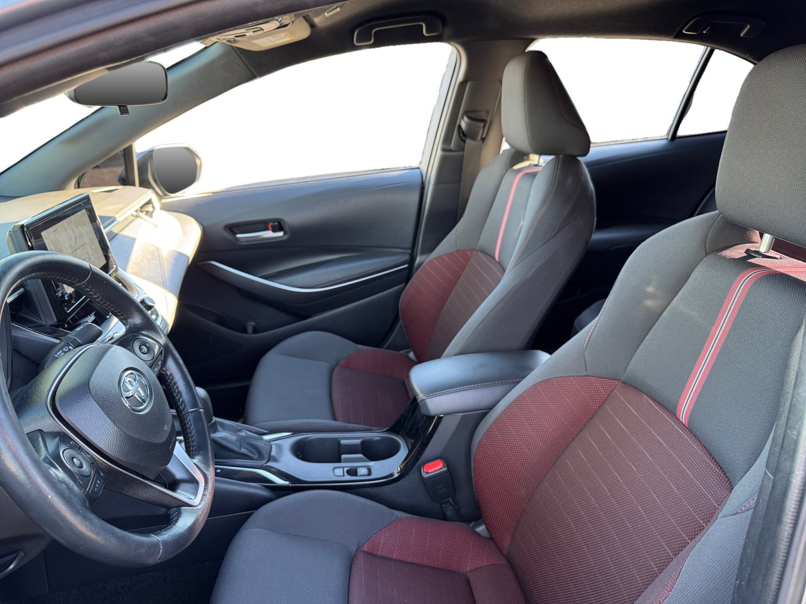 Used 2023 Toyota Corolla SE w/ Carpet Mat Package (TMS) FWD image 9