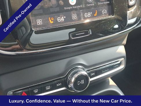 Certified 2023 Volvo XC40 B5 Plus w/ Climate Package AWD/4WD image 17