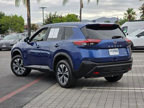 Used 2023 Nissan Rogue SV image 5