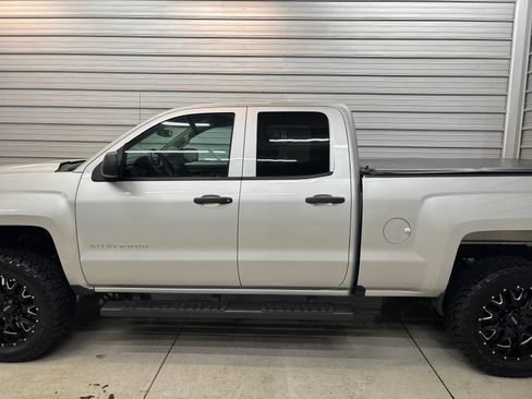 Used 2019 Chevrolet Silverado 1500 W/T w/ WT Convenience Package AWD/4WD image 9