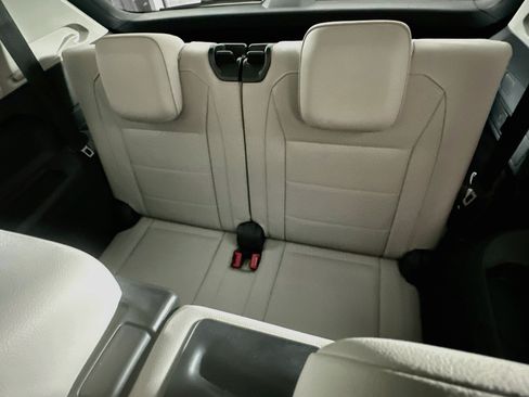 Used 2018 Volkswagen Tiguan SE FWD image 28