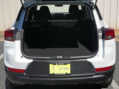 Used 2023 Chevrolet TrailBlazer LS FWD image 9