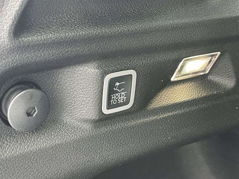 New 2025 Jeep Grand Cherokee L Limited w/ Luxury Tech Group II image 15