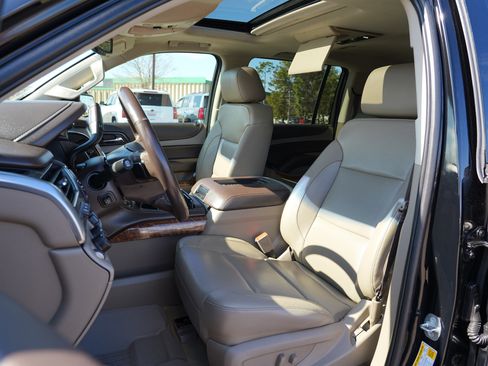 Used 2017 Chevrolet Suburban Premier image 12