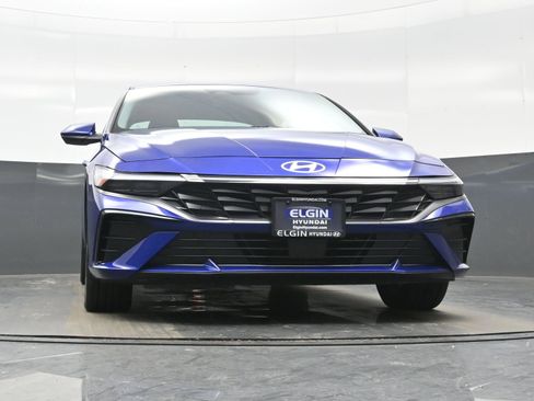 Certified 2025 Hyundai Elantra SEL image 30