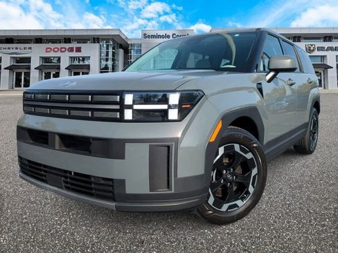 Used 2024 Hyundai Santa Fe SE image 1