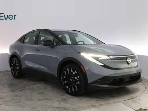 Used 2026 Nissan Leaf Platinum+ w/ Floor Mat Package (Platinum+) FWD image 13