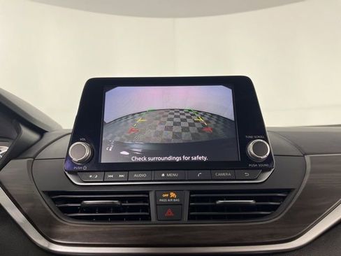 Used 2024 Nissan Altima 2.5 SV FWD image 25