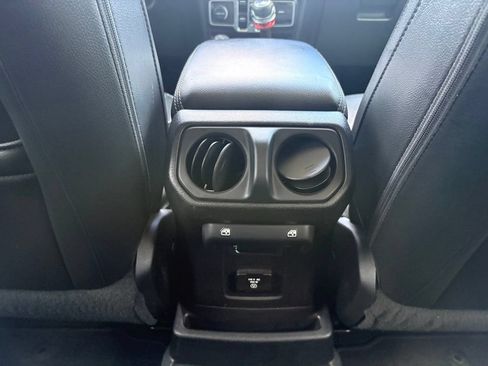 Used 2018 Jeep Wrangler Unlimited Sahara AWD/4WD image 26