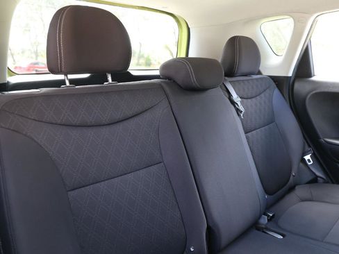Used 2015 Kia Soul image 14