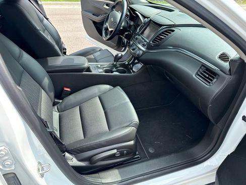 Used 2016 Chevrolet Impala LT w/ Convenience Package FWD image 21