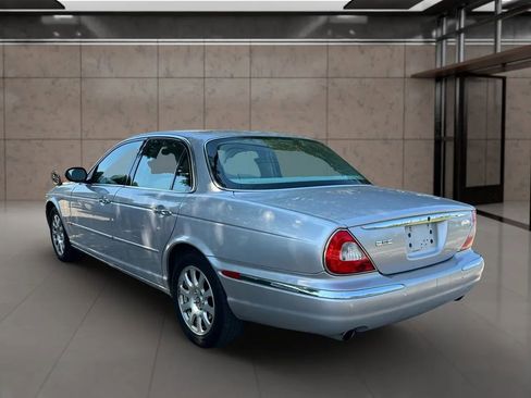 Used 2004 Jaguar XJ8 image 33