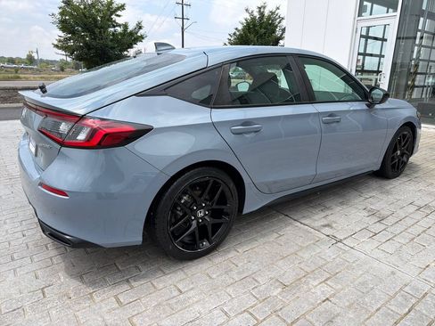 Used 2023 Honda Civic Sport image 5