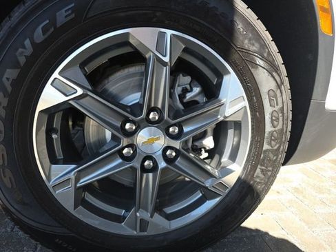 Used 2025 Chevrolet Blazer LT AWD/4WD image 7