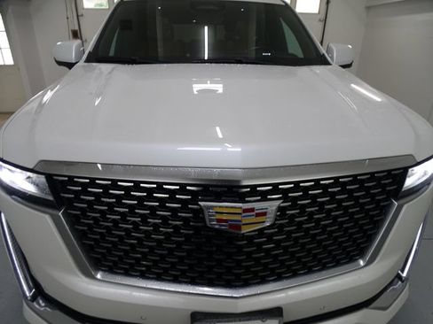 Certified 2022 Cadillac Escalade Premium Luxury AWD/4WD image 27