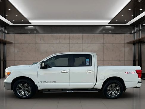Used 2019 Nissan Titan SV w/ SV Convenience Package AWD/4WD image 3