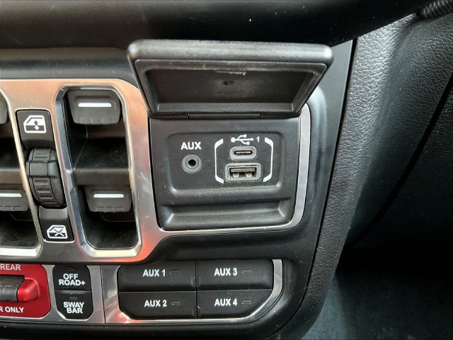Used 2021 Jeep Gladiator Rubicon AWD/4WD image 19
