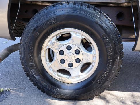 Used 2002 Chevrolet Silverado 1500 LS w/ Heavy Duty Suspension Pkg image 39