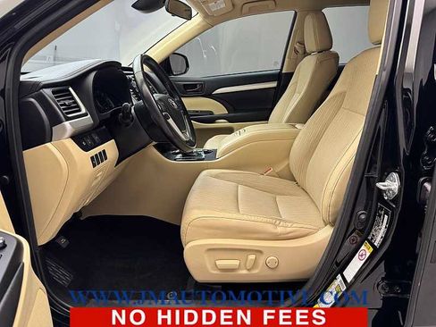Used 2017 Toyota Highlander Plus AWD/4WD image 12