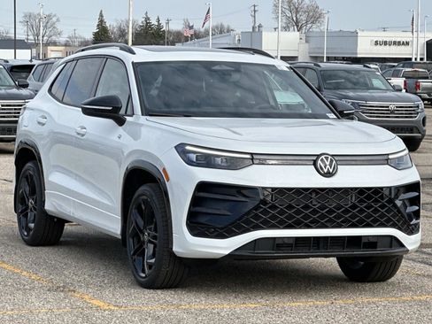 New 2026 Volkswagen Tiguan SE R-Line image 7