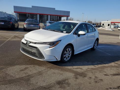 New 2026 Toyota Corolla LE image 2
