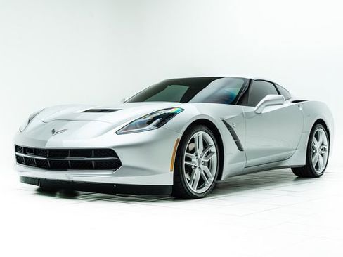 Used 2019 Chevrolet Corvette Stingray Coupe w/ 1LT RWD image 8