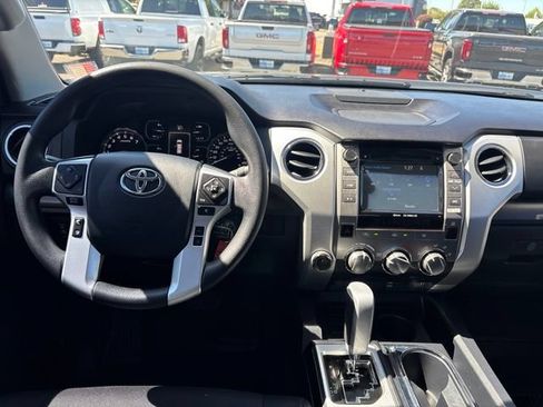 Used 2018 Toyota Tundra SR5 w/ SR5 Upgrade Package AWD/4WD image 17