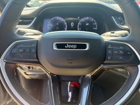 Used 2023 Jeep Grand Cherokee Altitude image 9