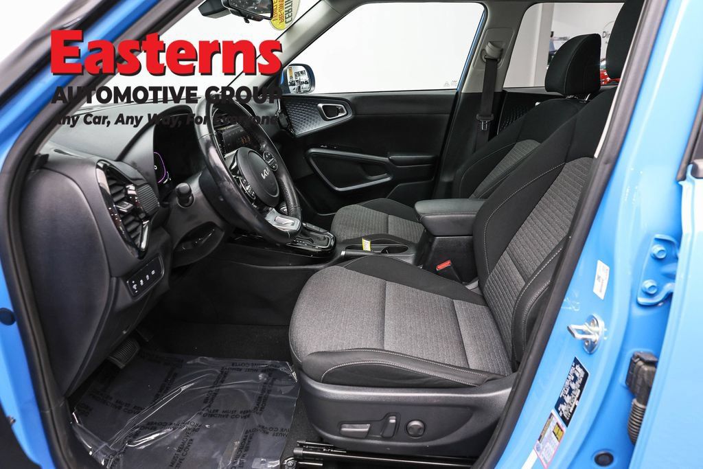 Used 2023 Kia Soul EX FWD image 16