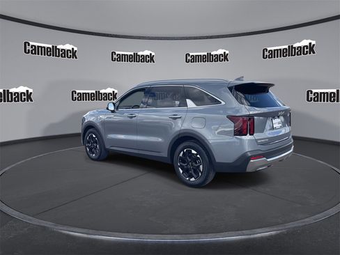 Used 2025 Kia Sorento S w/ Panoramic Sunroof Package image 5