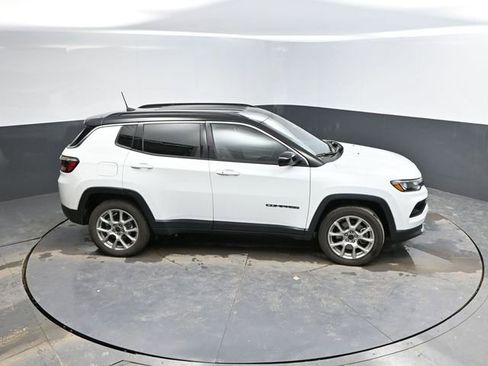 Used 2025 Jeep Compass Limited image 46