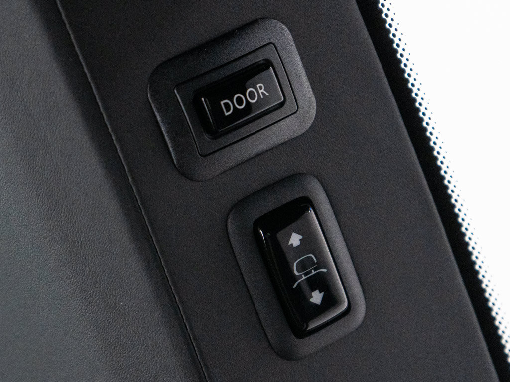 Certified 2023 Rolls-Royce Cullinan w/ Dark Exterior Package AWD/4WD image 32