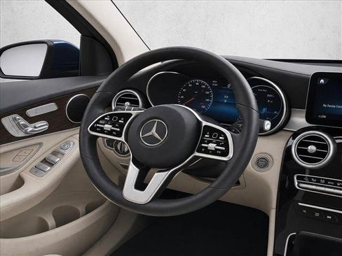 Certified 2022 Mercedes-Benz GLC 300 image 17