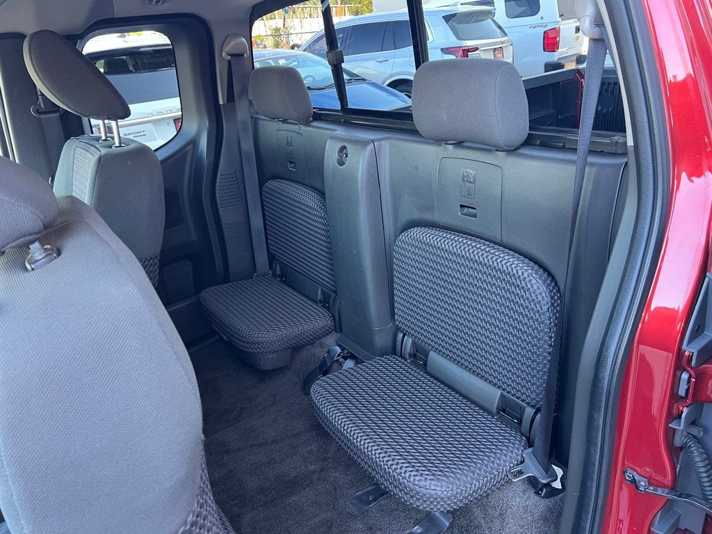 Used 2014 Nissan Frontier SV RWD image 14