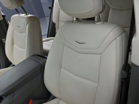 Used 2022 Cadillac XT6 Premium Luxury image 18