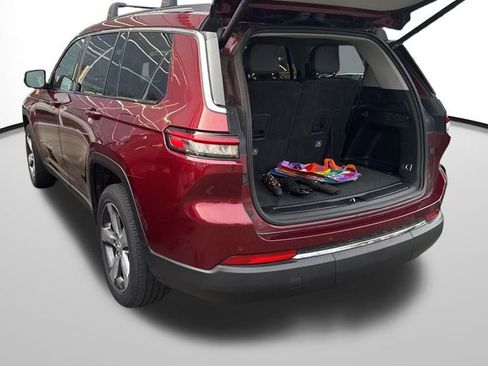 Used 2021 Jeep Grand Cherokee L Limited w/ Luxury Tech Group II image 8