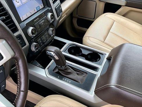 Used 2018 Ford F150 Lariat w/ Equipment Group 502A Luxury AWD/4WD image 19