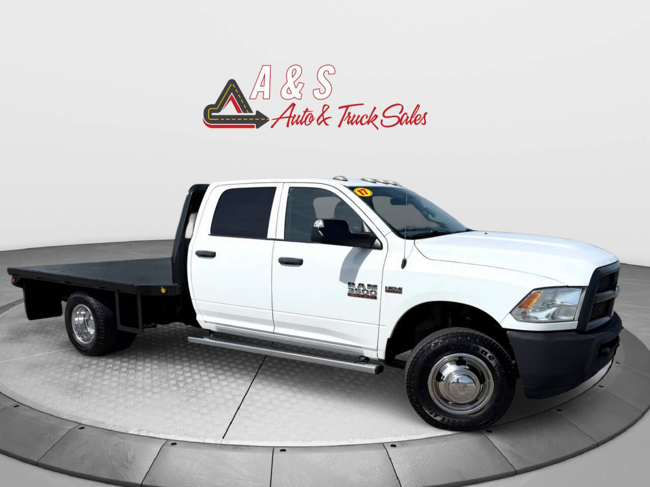 Used 2017 RAM 3500 Tradesman AWD/4WD image 1