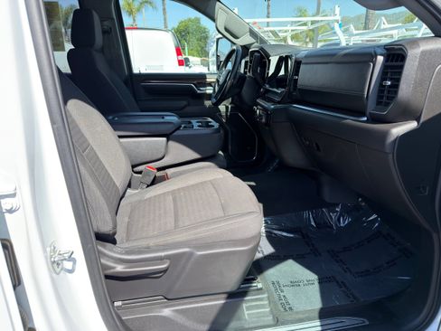 Used 2025 Chevrolet Silverado 2500 LT w/ Convenience Package AWD/4WD image 10